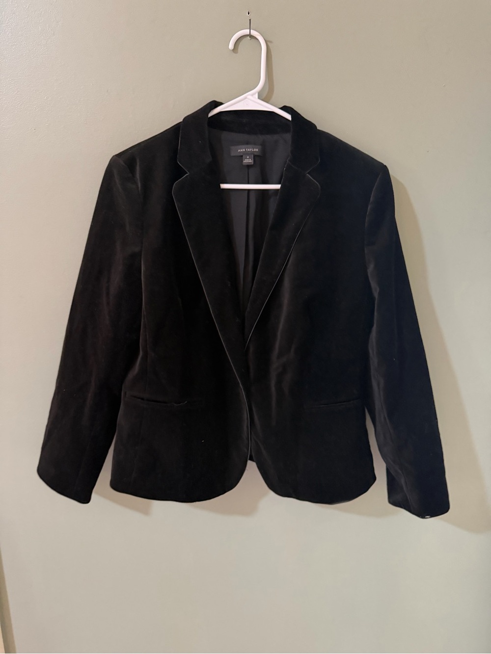 ANN TAYLOR BLACK THE HUTTON BLAZER JACKET IN VELVET SIZE 12